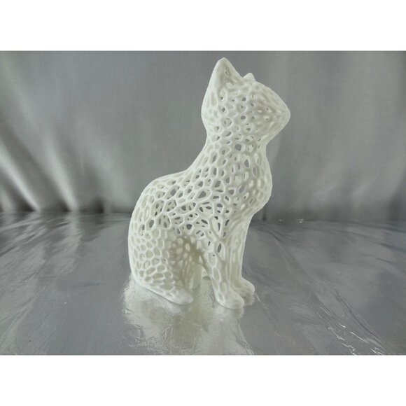 3D Printed Hollow Cat small Voronoi cat  Figurine With LED Light - Picture 2 of 12